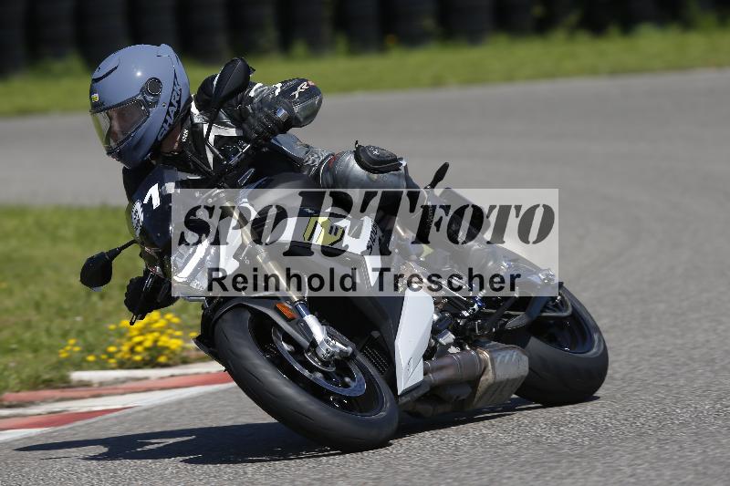 /Archiv-2024/29 12.06.2024 MOTO.CH Track Day ADR/Gruppe gelb/91